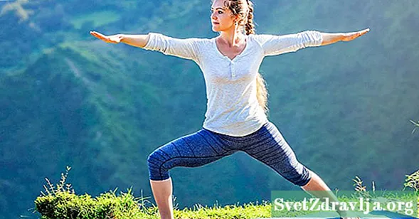 4 posizioni yoga per aiutare con i sintomi dell'osteoartrite (OA)