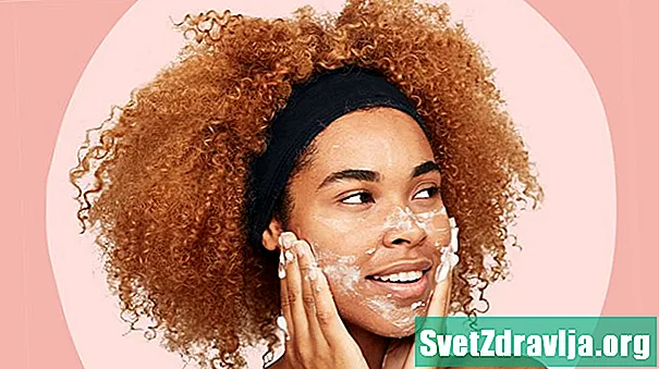 8 środków do mycia twarzy dla skóry tłustej