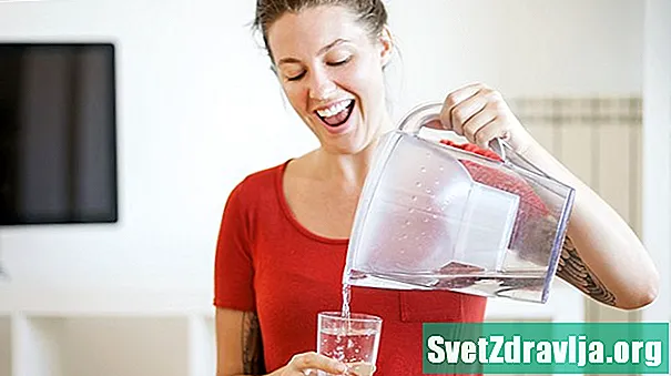 수돗물과 브리타의 음료 : 물 필터 투수가 실제로 더 좋습니까? - 건강