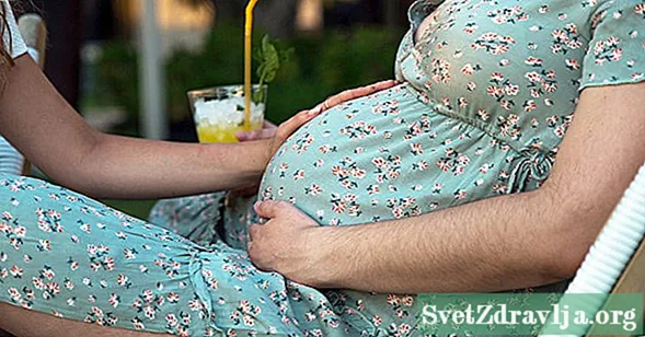 A ’fàs do theaghlach tro surrogacy gestational