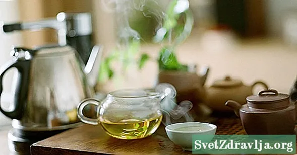 Hot Tea na Esophageal Cancer: Kedu Oke Ọkụ Na-ekpo ọkụ?
