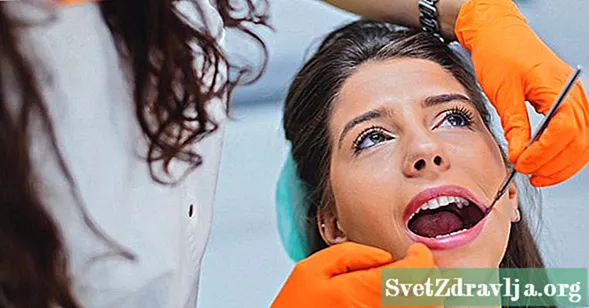 Wie lange nach der Zahnextraktion können Sie eine trockene Steckdose bekommen?