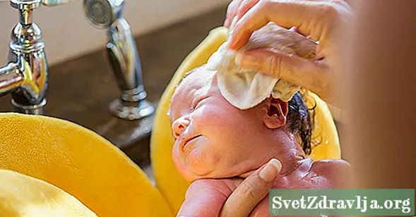 Com cuidar les orelles del vostre nadó
