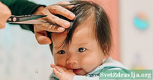 Si të prisni flokët e foshnjës: Një udhëzues hap pas hapi - Wellness