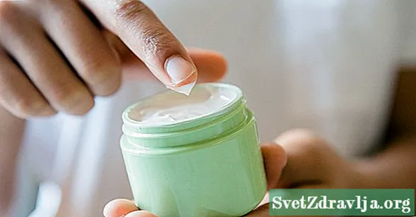 Comment obtenir une peau lisse grâce à une vie saine, des produits et des traitements en vente libre