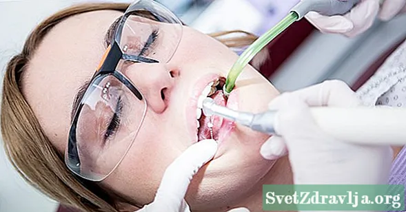 Root Canal σε ένα μπροστινό δόντι: Τι να περιμένετε