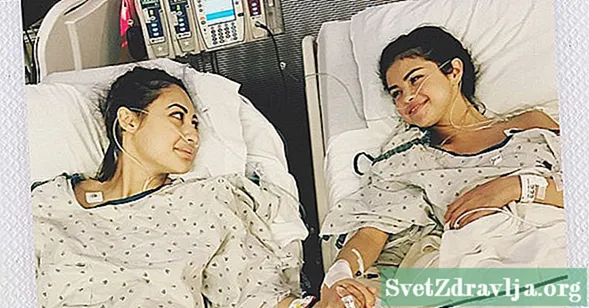 Селена Гомез откри трансплантација на бубрег за спасување живот за да му донесе свесност на лупус