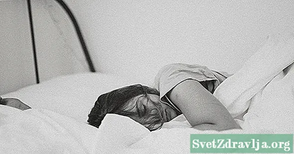 थकल्यापेक्षा बरेच काही: तीव्र थकवा खरोखर काय आहे हे स्पष्ट करण्याचे 3 मार्ग - निरोगीपणा