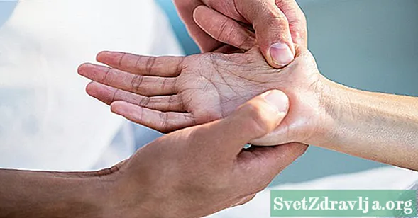 A kézmasszázs előnyei és hogyan csináld magad - Wellness