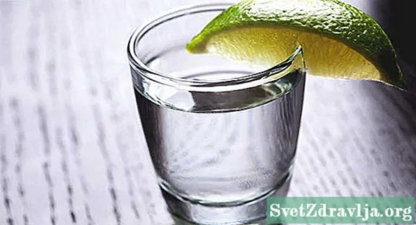 Vodka: kaloriak, karbohidratoak eta elikadura datuak