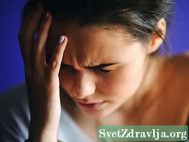 Co je příčinou bolesti hlavy a nevolnosti?