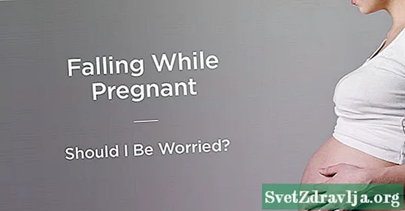 Khi nào cần lo lắng về việc bị ngã khi mang thai