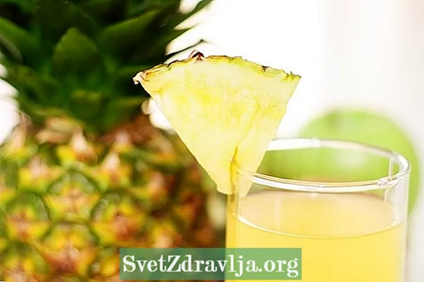 6 Vorteile von Ananaswasser und wie man es benutzt