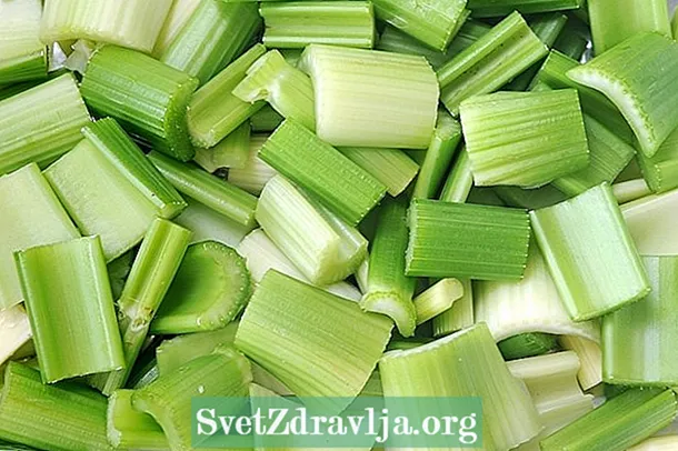 Celery: faida kuu 10 na mapishi mazuri