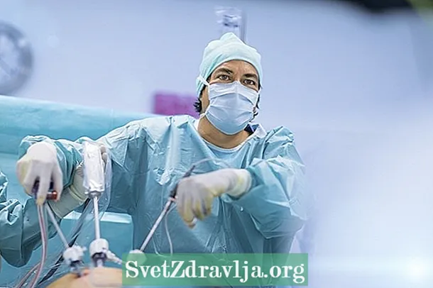 Chirurgie bariatrique par vidéolaparoscopie: avantages et inconvénients