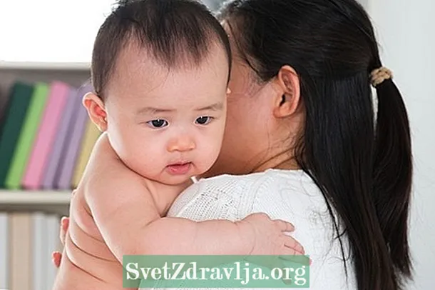 Comment prendre soin du bébé atteint de reflux