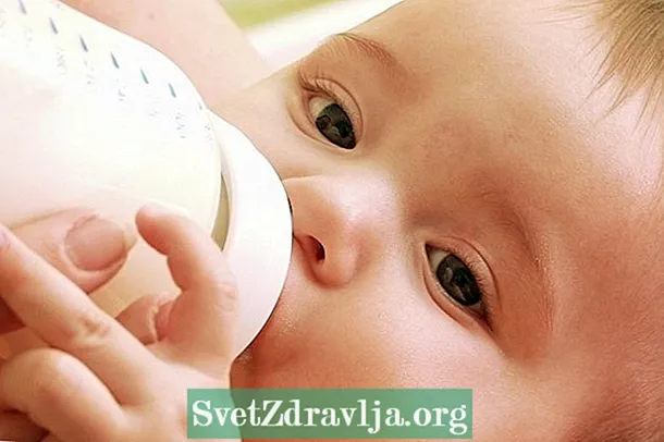 Kā izvēlēties labāko pienu jaundzimušajam