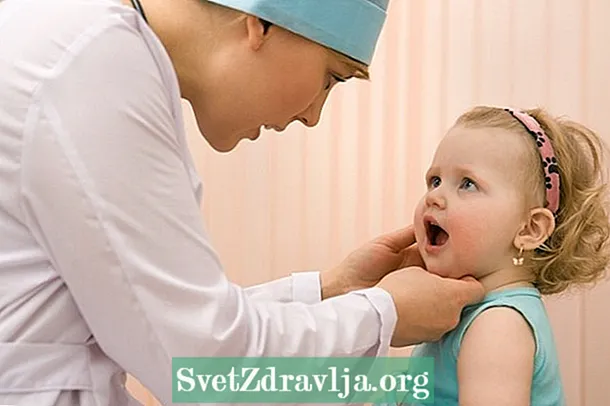 赤ちゃんの口内炎：それが何であるか、症状と治療