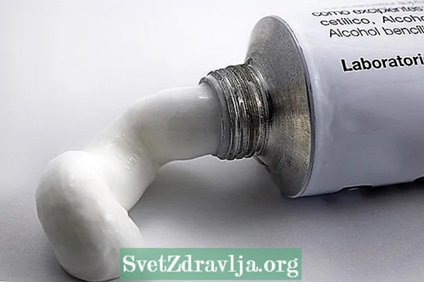 Nitrat de miconazol: per a què serveix i com utilitzar la crema ginecològica - Aptitud