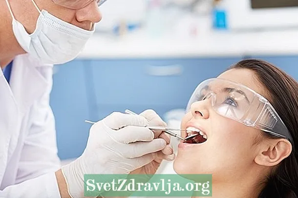 Hvad kan være den hvide plet på tanden, og hvad skal man gøre for at fjerne