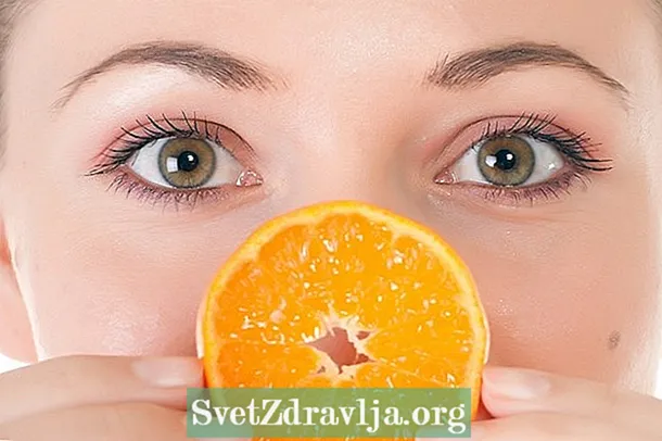 Vitamien C vir die gesig: voordele en hoe om dit te gebruik