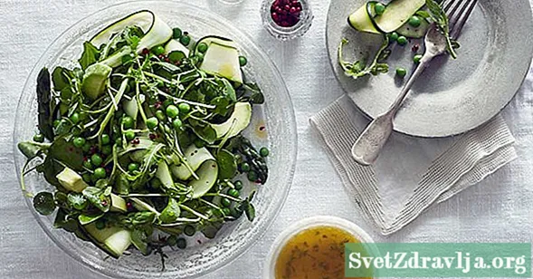 10 Keto-saladedressings om uw koolhydraatarme levensstijl op te fleuren
