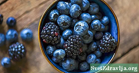 7 Deliciosas froitas azuis con poderosos beneficios para a saúde