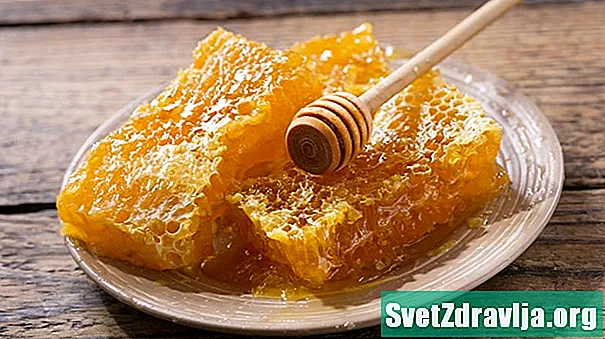 Você pode comer favo de mel? Benefícios, usos e perigos