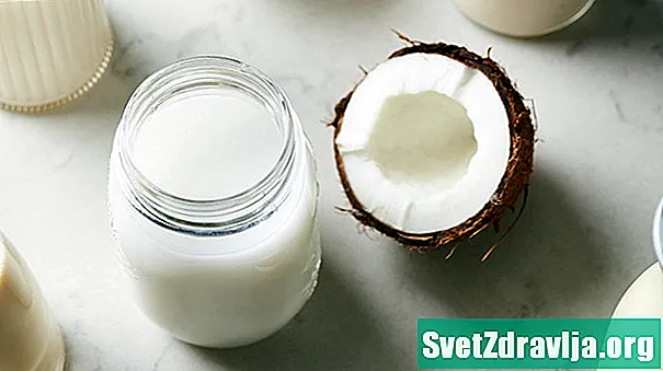 Kokosnötvatten mot kokosmjölk: Vad är skillnaden?